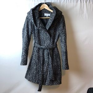 💕 XS Calvin Klein B+W coat with hood ⚫️⚪️